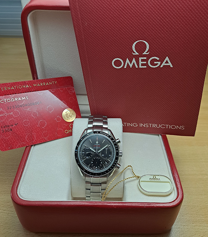 Omega Speedmaster Date Chronograph Ref. 323.30.40.40.06.001